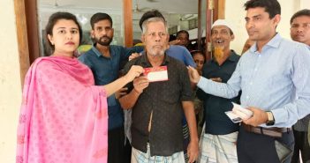 ভিজিএফ কার্ড বিতরণ