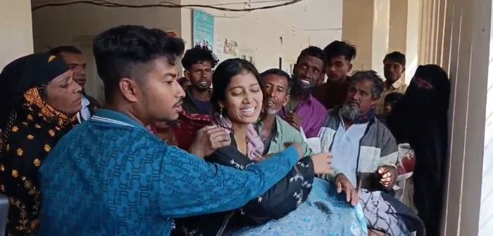 অষ্টগ্রামে মাজারে যাওয়ার পথে পিকআপ ভ্যান উল্টে নিহত, ২ আহত ১০