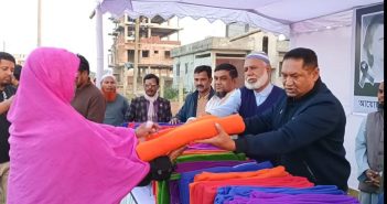 কম্বল বিতরণ